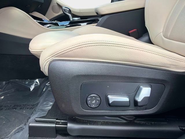 Used 2023 BMW X4 xDrive30i w/ Parking Assistance Package image 19