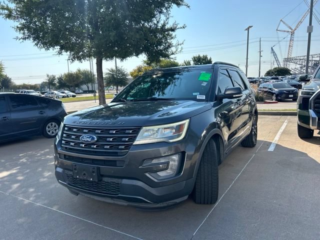 Used 2017 Ford Explorer XLT w/ Equipment Group 202A FWD image 7