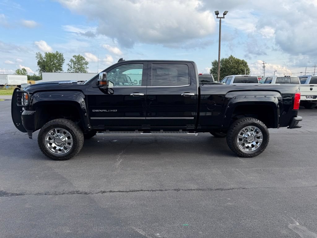 Used 2018 GMC Sierra 2500 Denali w/ Duramax Plus Package AWD/4WD image 8