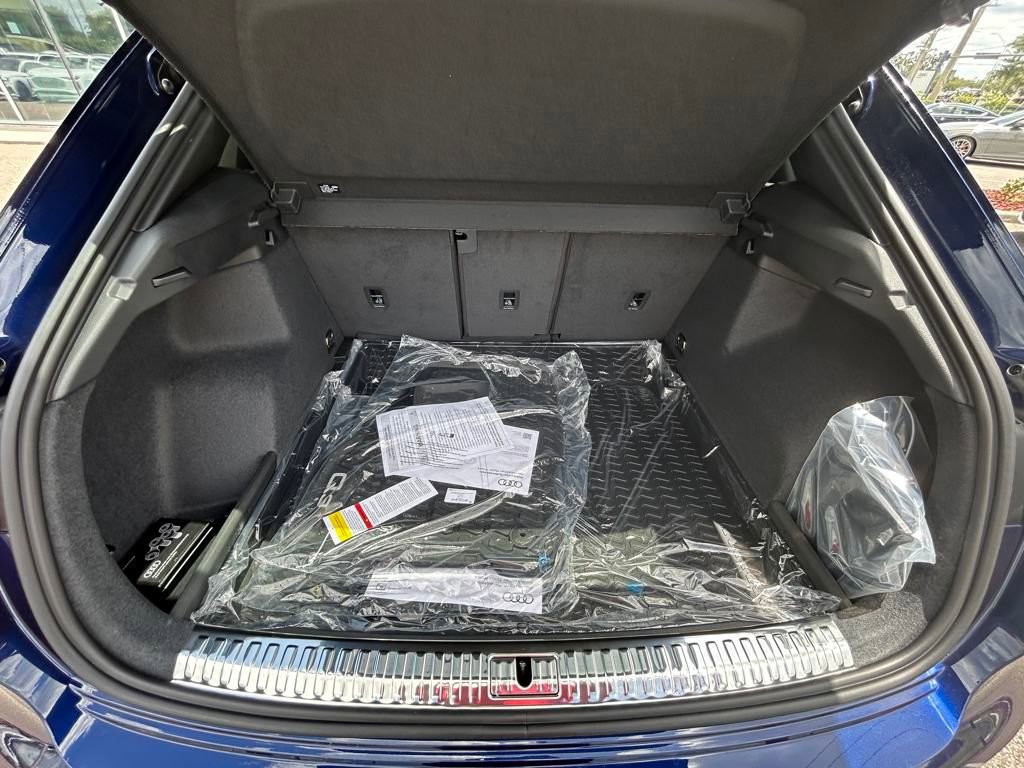 New 2025 Audi Q3 2.0T Premium image 39