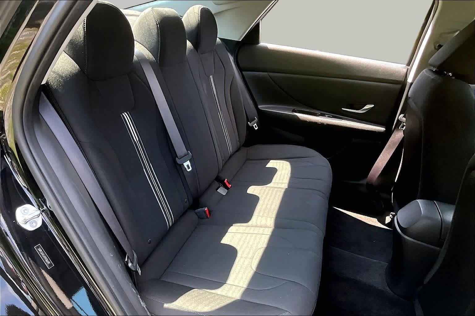 Used 2023 Hyundai Elantra SEL w/ Convenience Package FWD image 21
