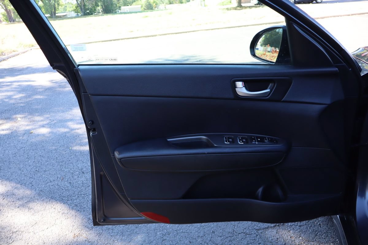 Used 2019 Kia Optima S FWD image 23