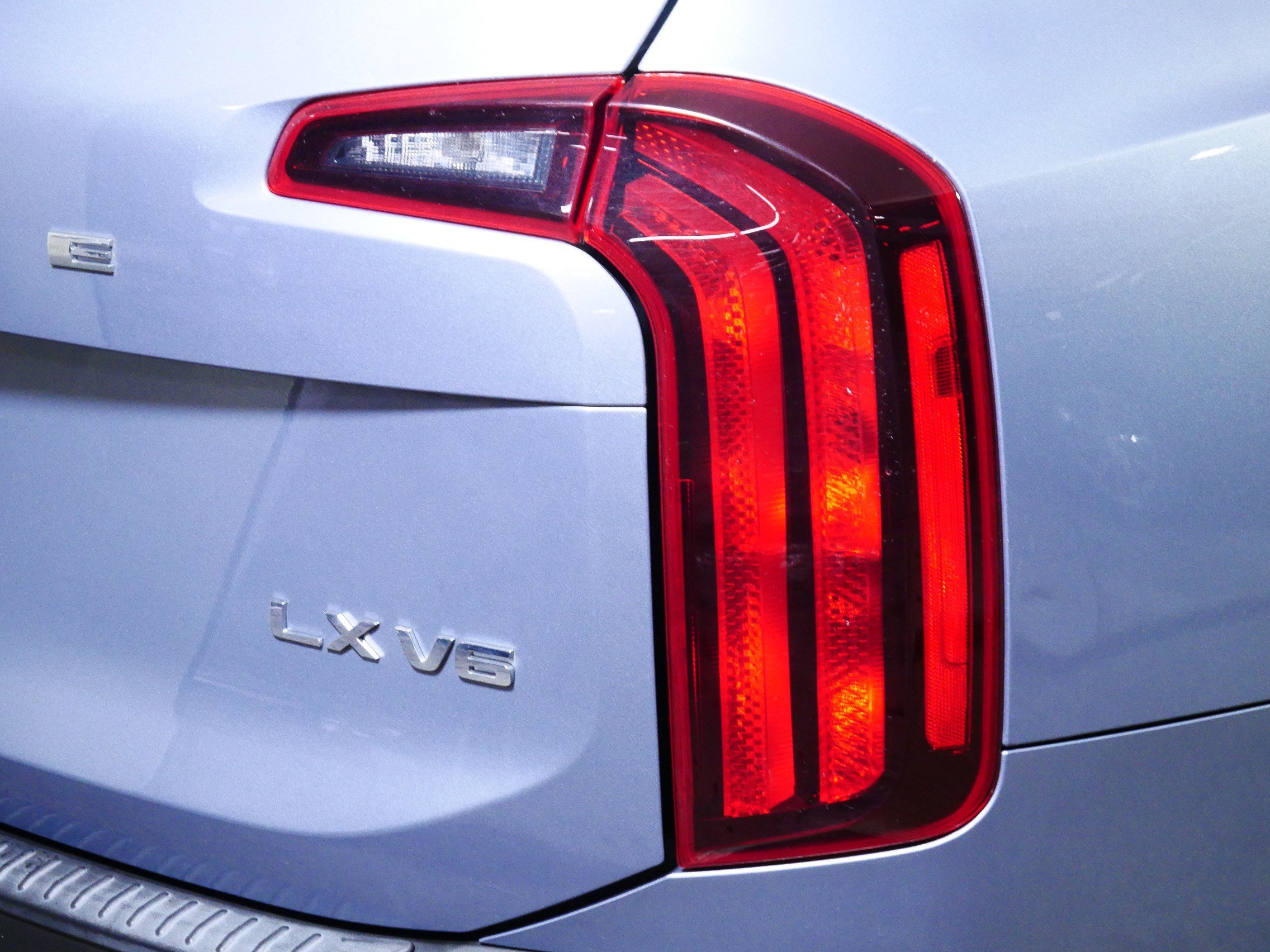 Used 2021 Kia Telluride LX AWD/4WD image 17