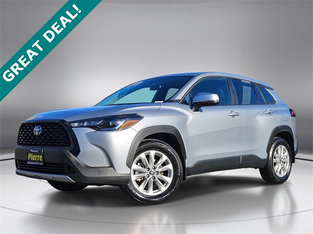 Used 2024 Toyota Corolla Cross LE image 1