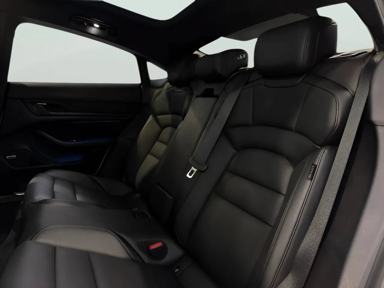 Used 2022 Porsche Taycan 4S AWD/4WD image 16