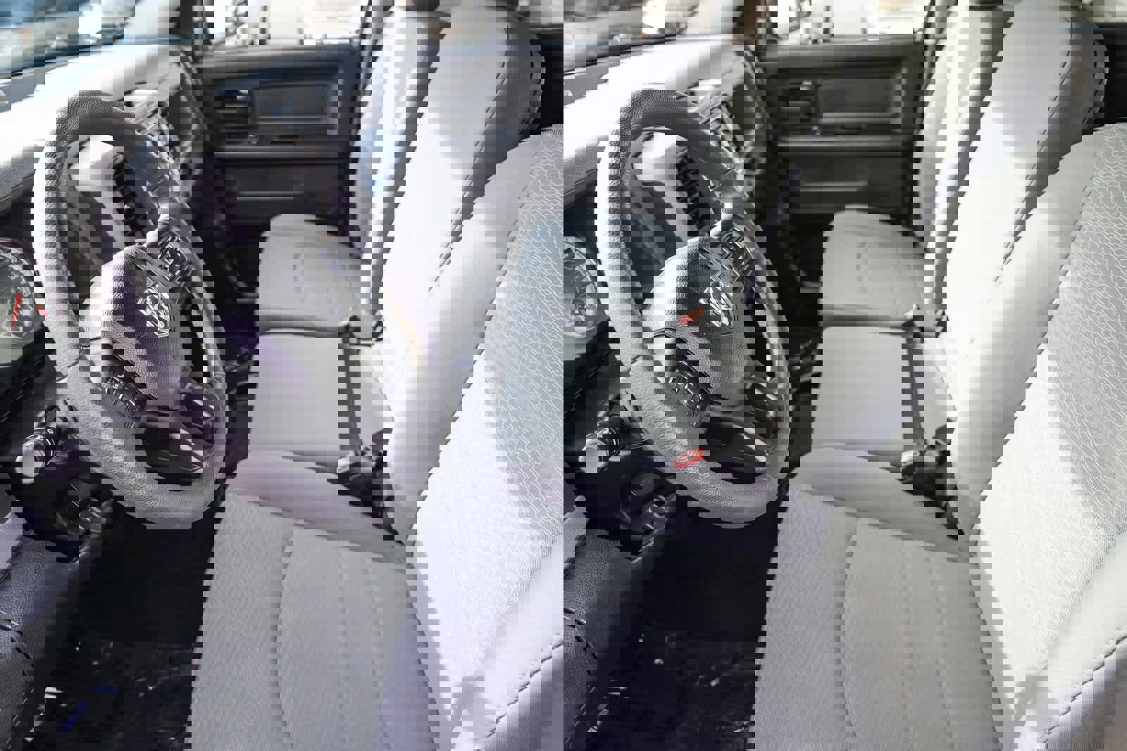 Used 2018 RAM 1500 Express image 17