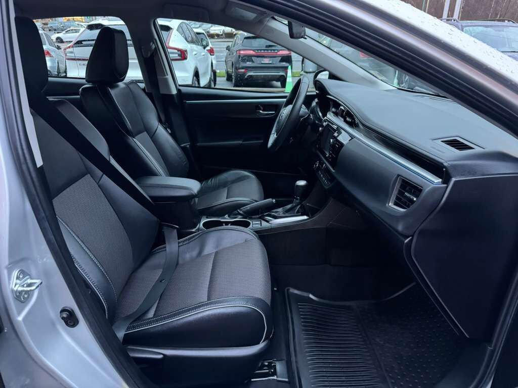 Used 2016 Toyota Corolla S image 10