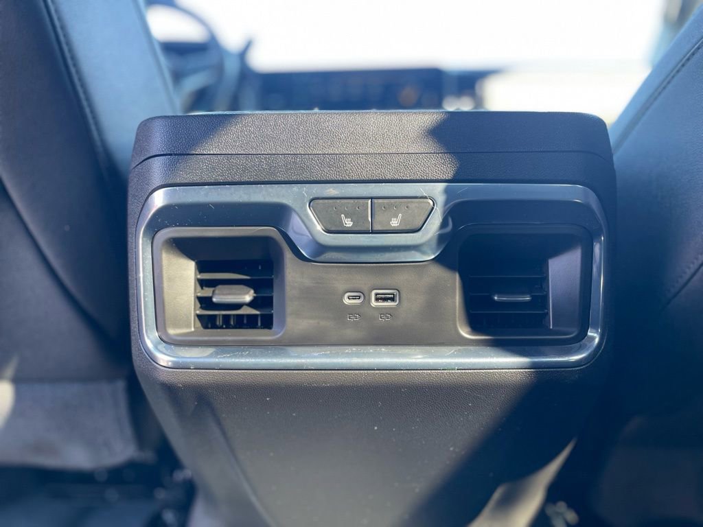 Used 2025 Chevrolet Silverado 3500 LTZ w/ LTZ Premium Package image 12