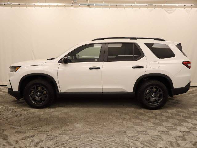 Used 2025 Honda Pilot TrailSport image 17