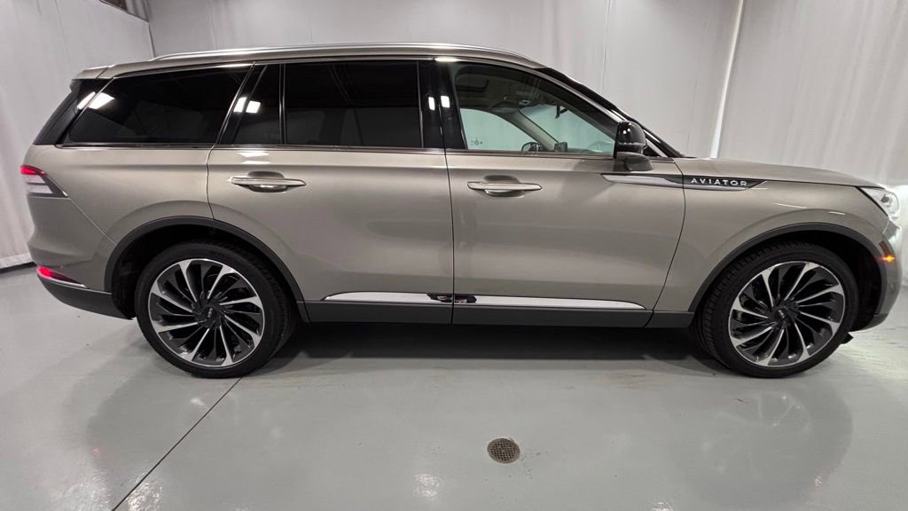 Used 2023 Lincoln Aviator Reserve w/ Equipment Group 201A AWD/4WD image 5