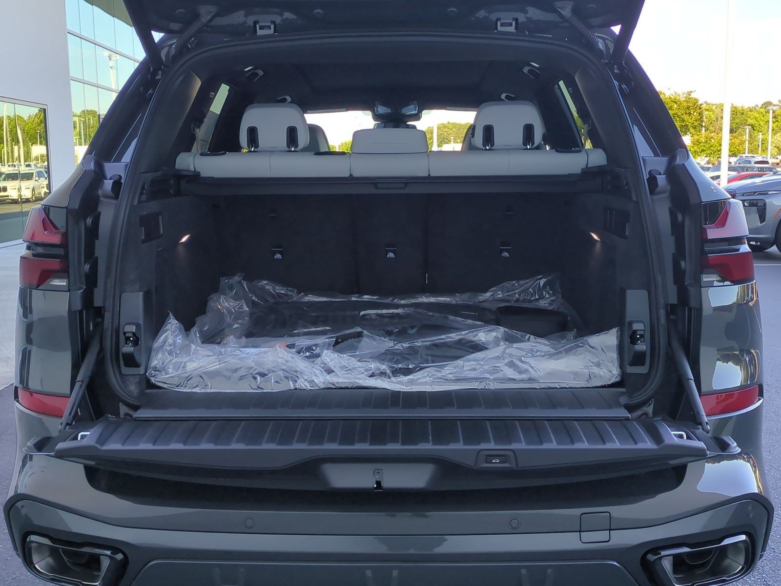 New 2026 BMW X5 xDrive40i w/ M Sport Package AWD/4WD image 32