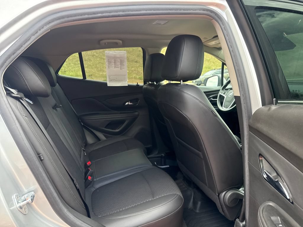 Used 2022 Buick Encore Preferred w/ Safety Package II AWD/4WD image 27