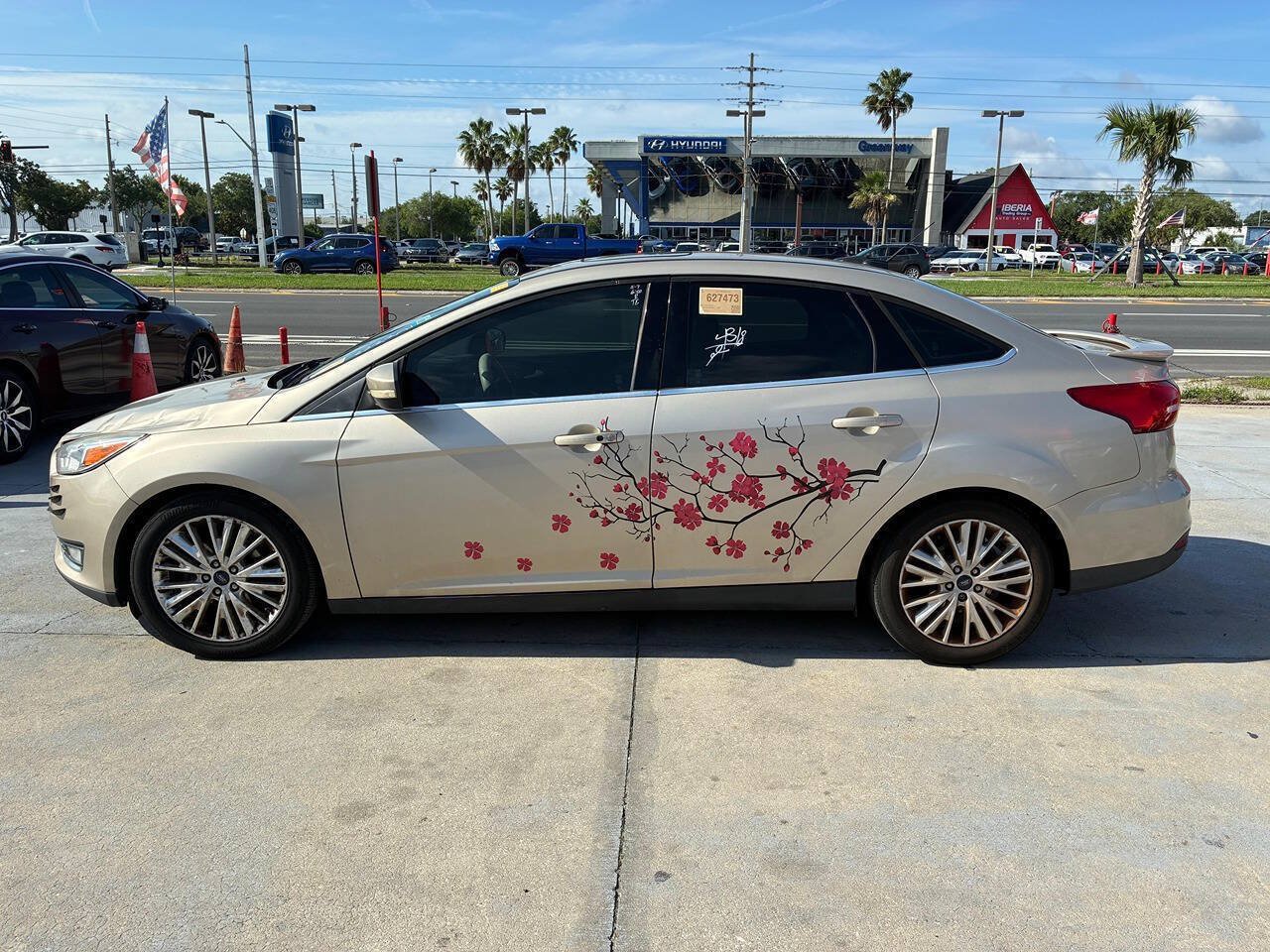 Used 2018 Ford Focus Titanium FWD image 2