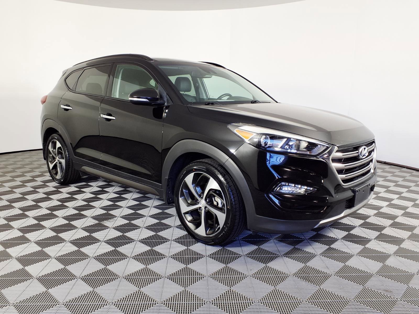 Used 2016 Hyundai Tucson Limited w/ Option Group 03 image 3