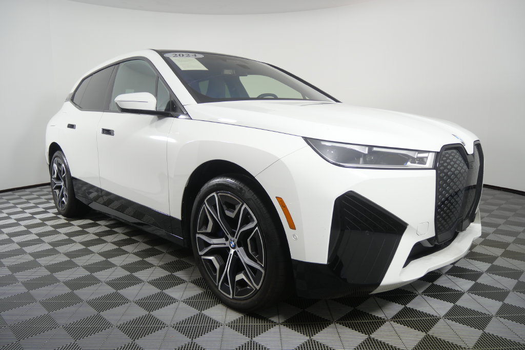 Certified 2024 BMW iX xDrive50 w/ Premium Package AWD/4WD image 2