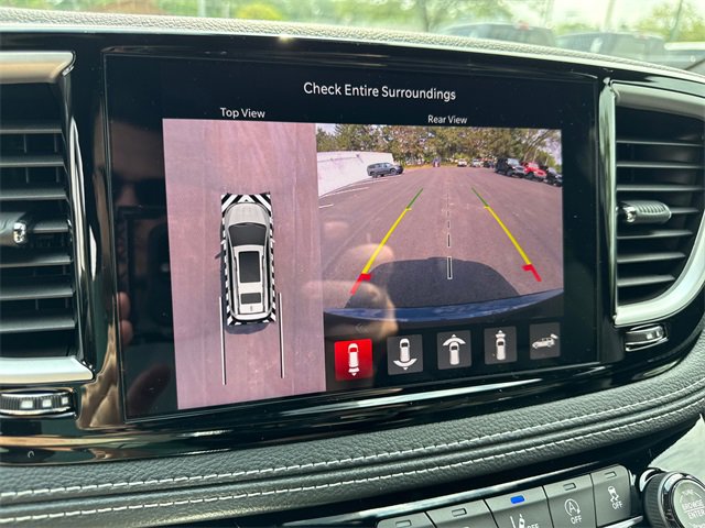 New 2025 Chrysler Pacifica Select image 3