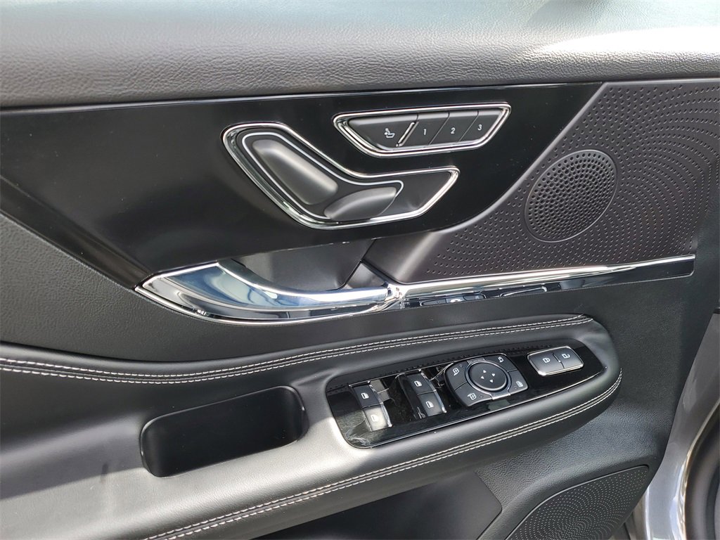 New 2026 Lincoln Corsair Premiere image 19