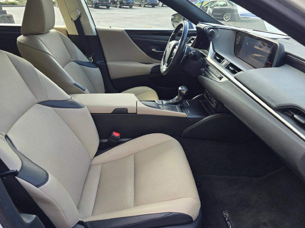 Used 2019 Lexus ES 350 w/ Premium Package FWD image 4