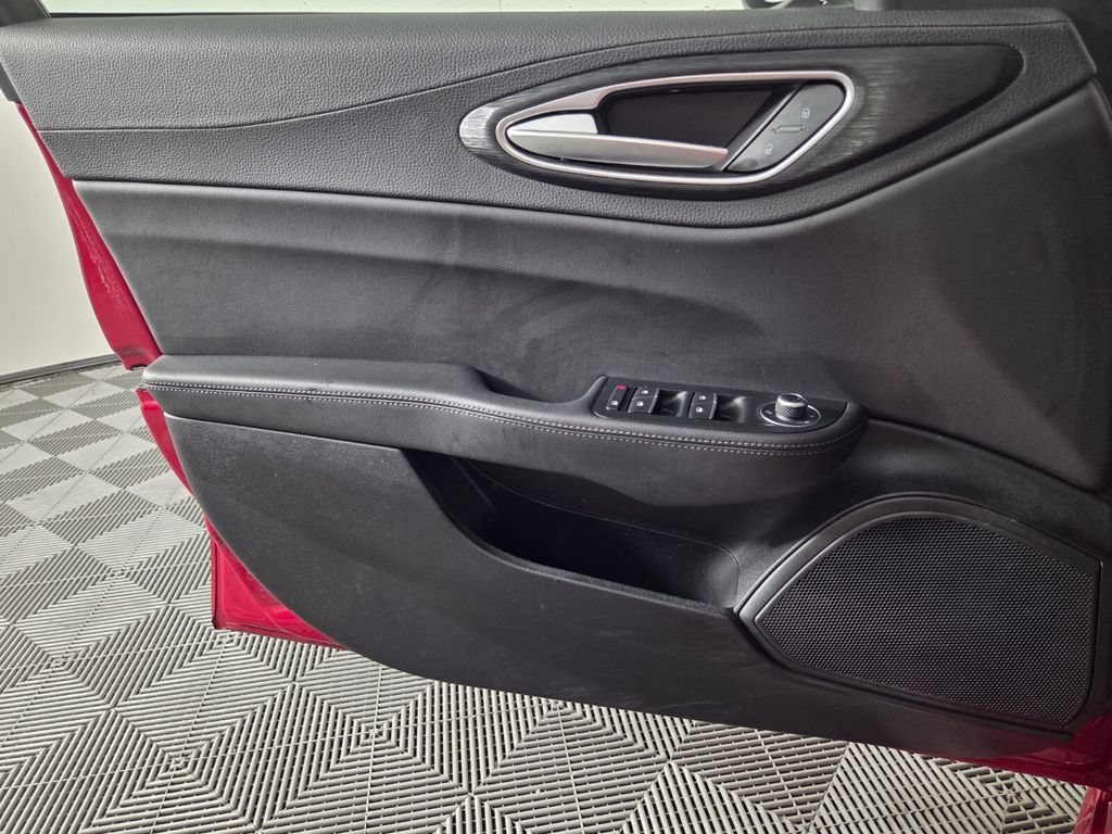 Used 2024 Alfa Romeo Giulia Sprint RWD image 19