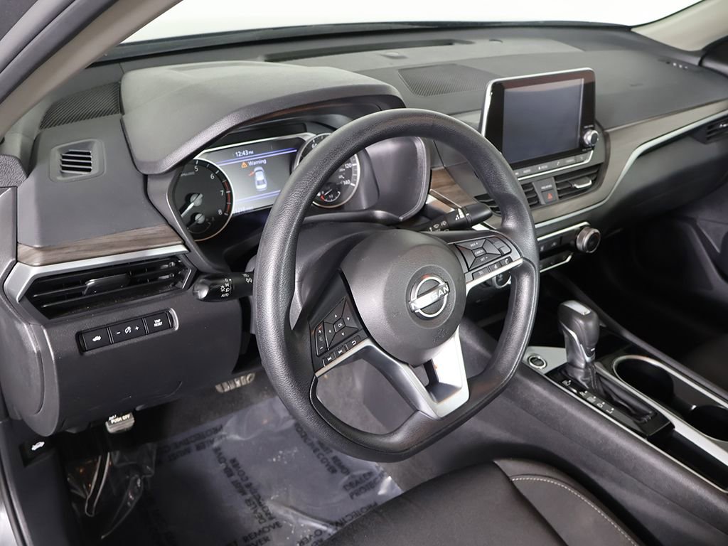 Used 2024 Nissan Altima 2.5 SV image 24