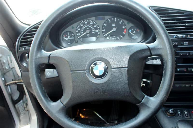 Used 1999 BMW 323i Convertible image 13