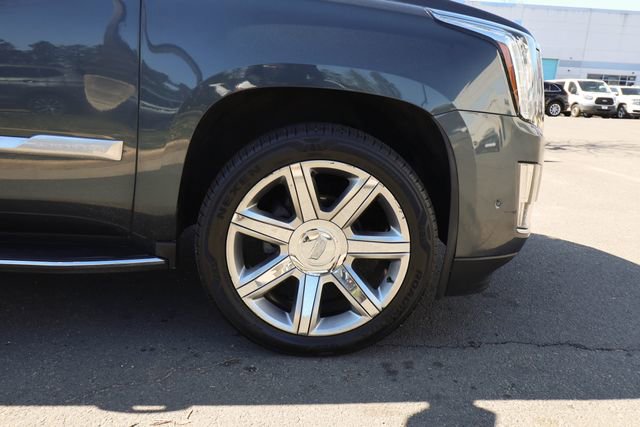 Used 2019 Cadillac Escalade Luxury image 30