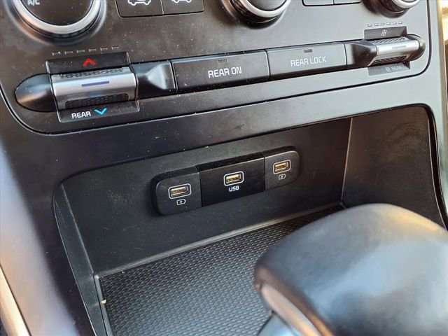 Used 2024 Kia Carnival LX image 18