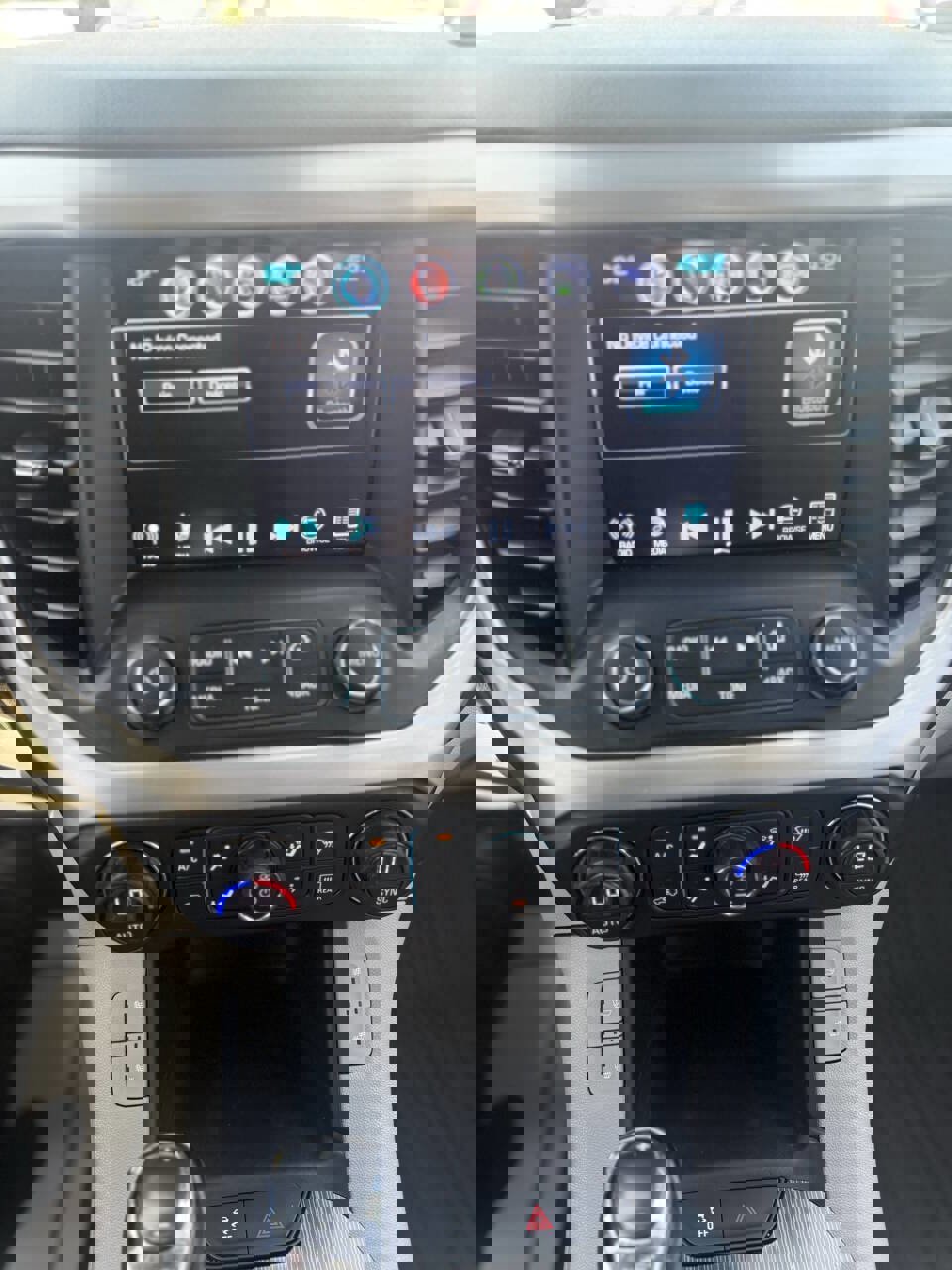 Used 2019 GMC Acadia SLT w/ LPO, Floor Liner Package image 16