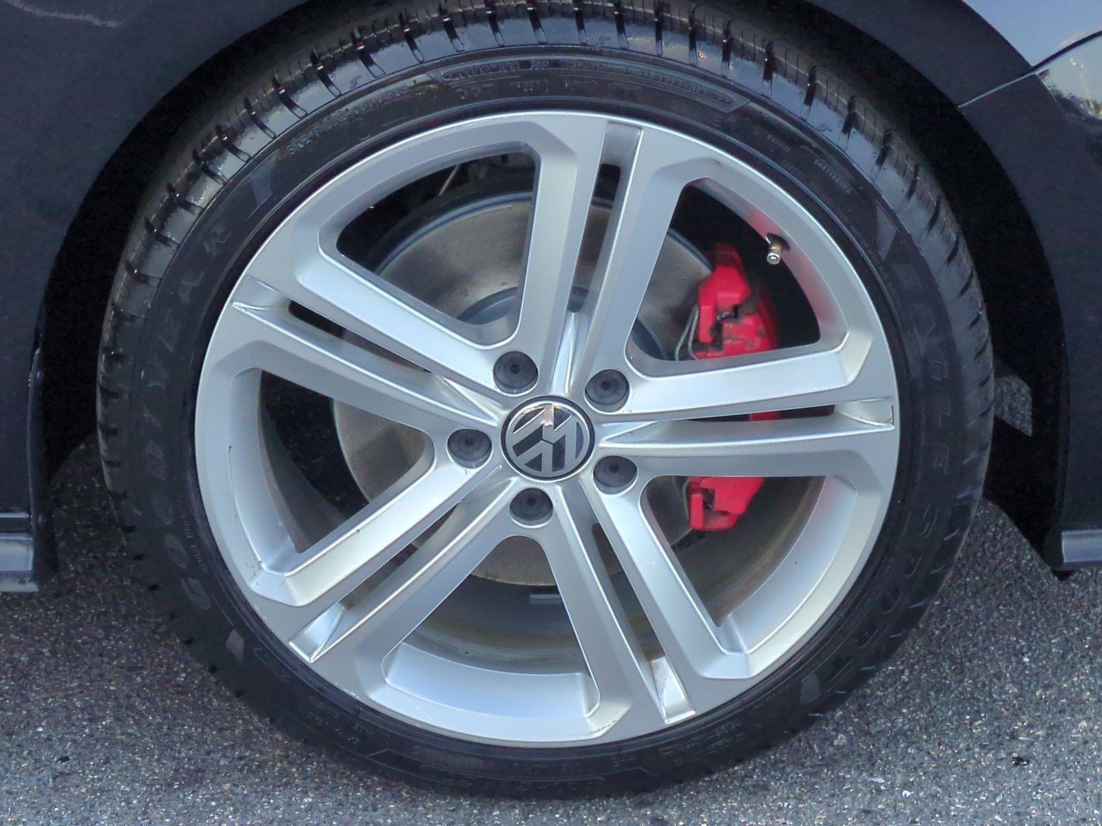 Used 2017 Volkswagen Jetta GLI FWD image 12