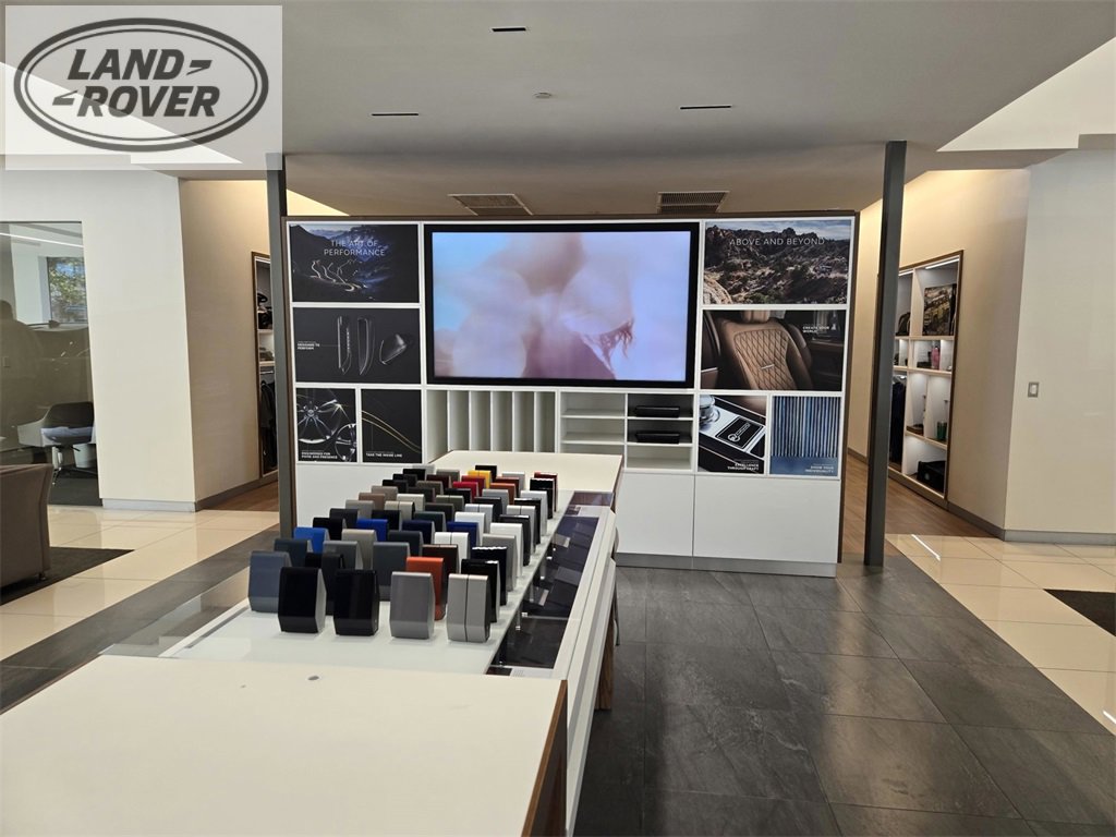 Used 2024 Land Rover Range Rover Sport image 42