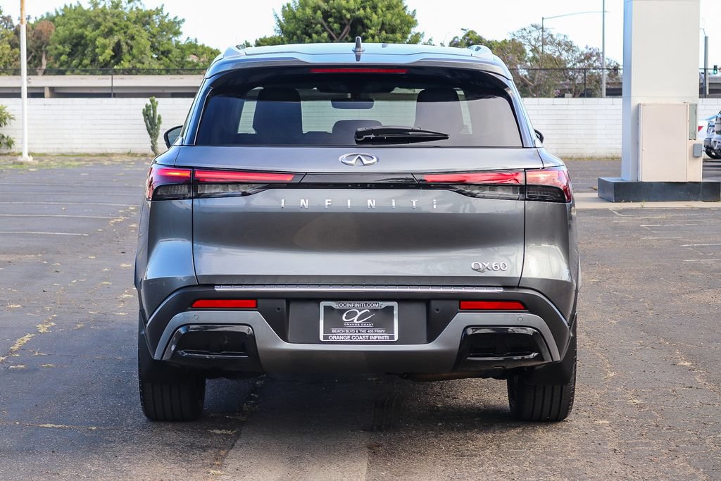 Certified 2023 INFINITI QX60 Luxe w/ Cargo Package FWD image 5