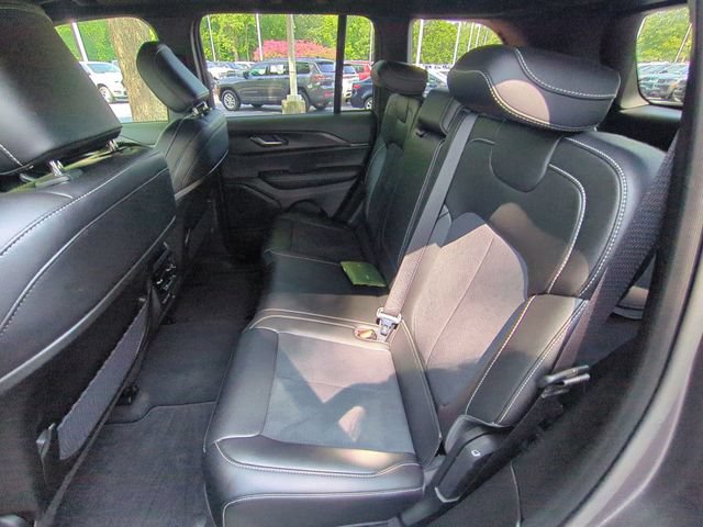 Certified 2025 Jeep Grand Cherokee Altitude AWD/4WD image 31