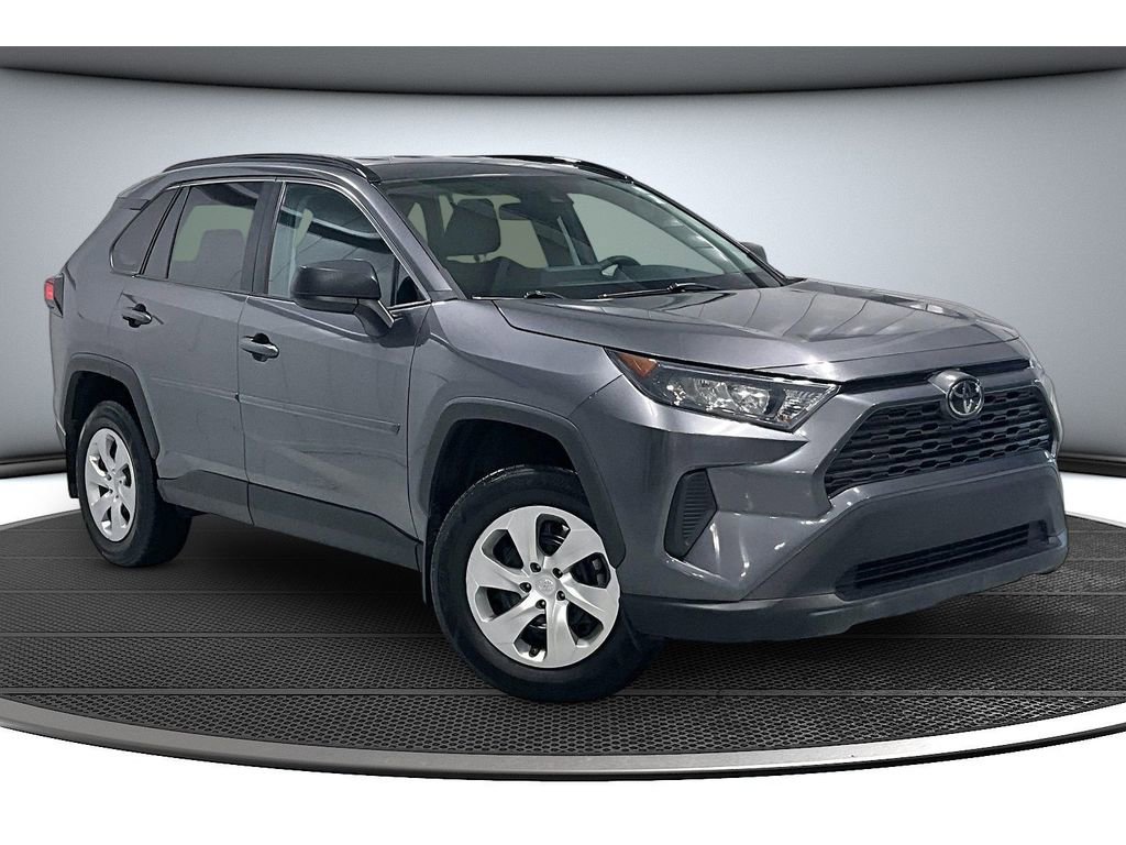 Used 2021 Toyota RAV4 LE image 2