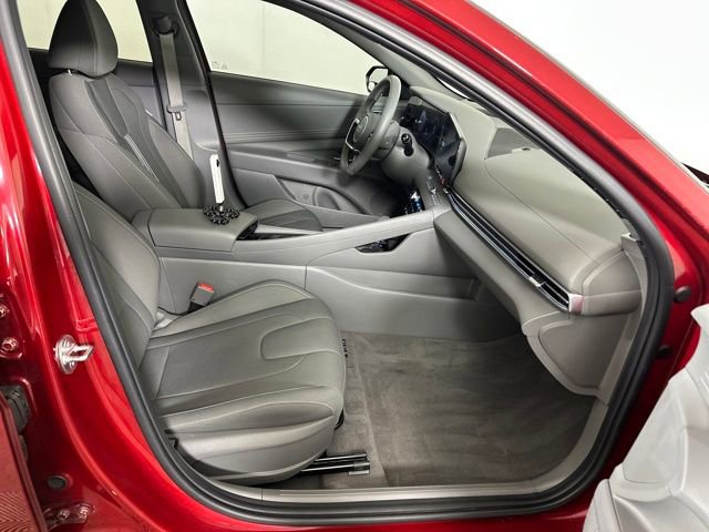 Certified 2024 Hyundai Elantra SEL w/ Convenience Package image 28