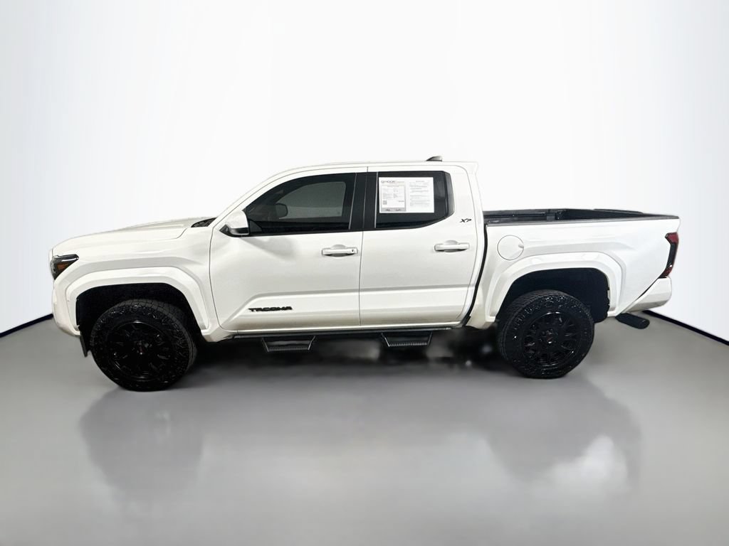 Used 2025 Toyota Tacoma SR5 RWD image 4
