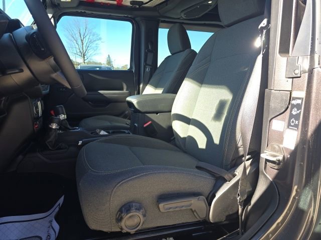 Certified 2024 Jeep Wrangler Willys image 9