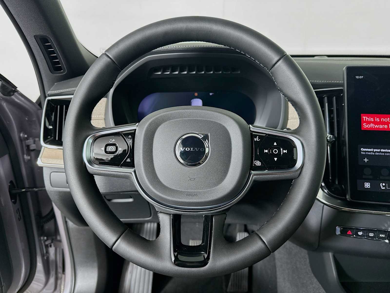 New 2026 Volvo XC90 T8 Plus w/ Protection Package Premier AWD/4WD image 11