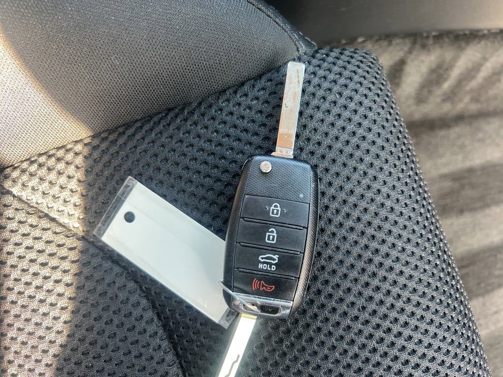 Used 2019 Kia Optima LX image 24