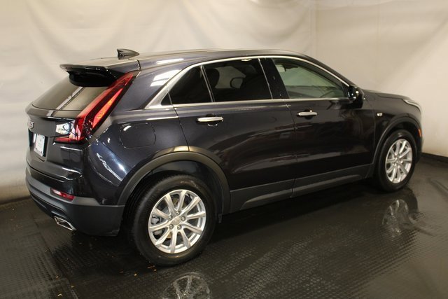 Certified 2022 Cadillac XT4 Luxury w/ Cold Weather Package image 5