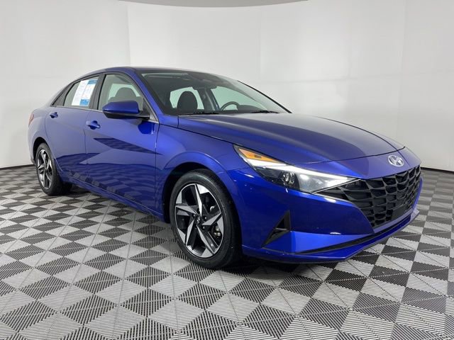 Used 2023 Hyundai Elantra SEL w/ Convenience Package image 2