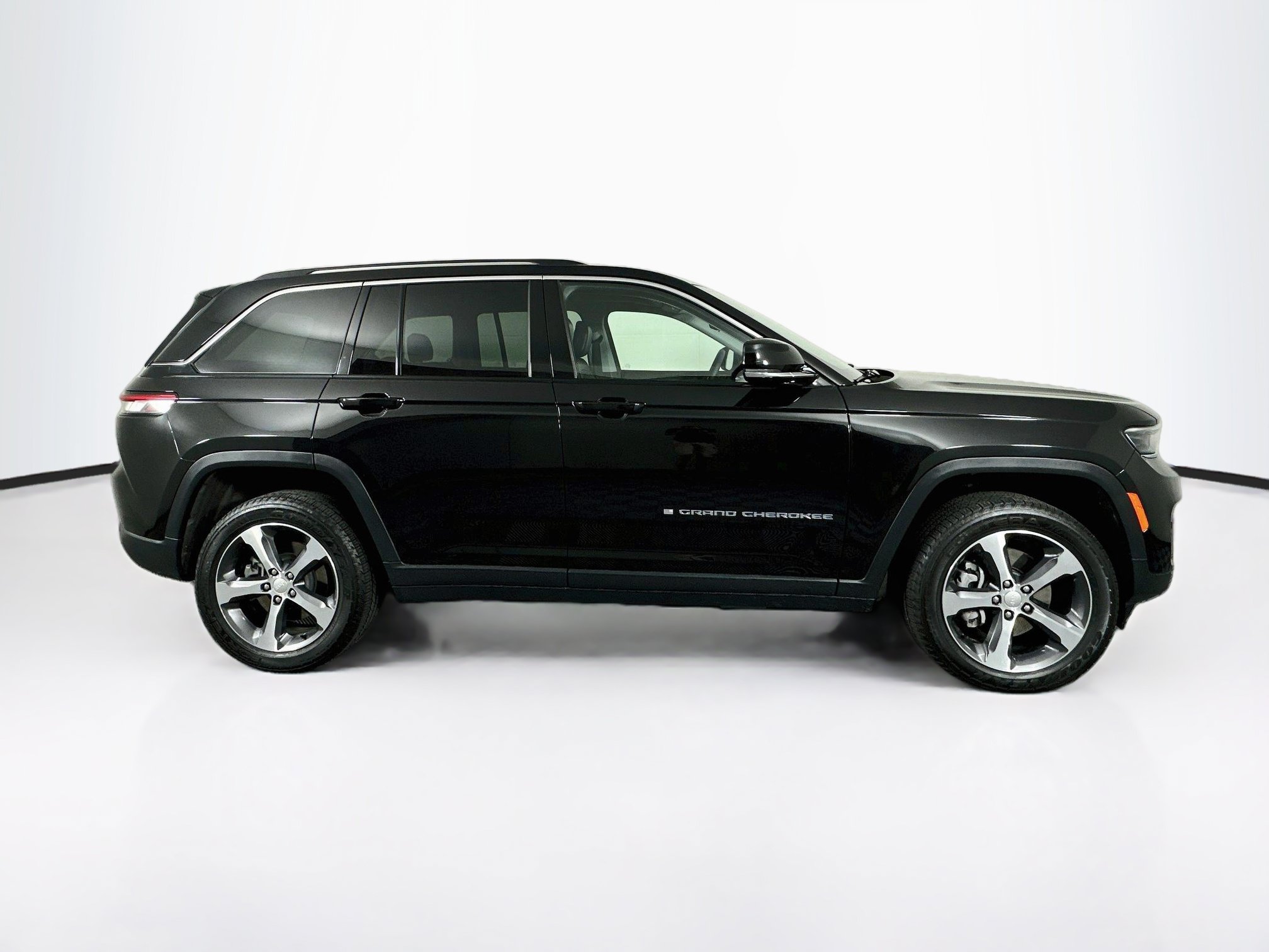 Used 2022 Jeep Grand Cherokee Limited 4xe AWD/4WD image 10
