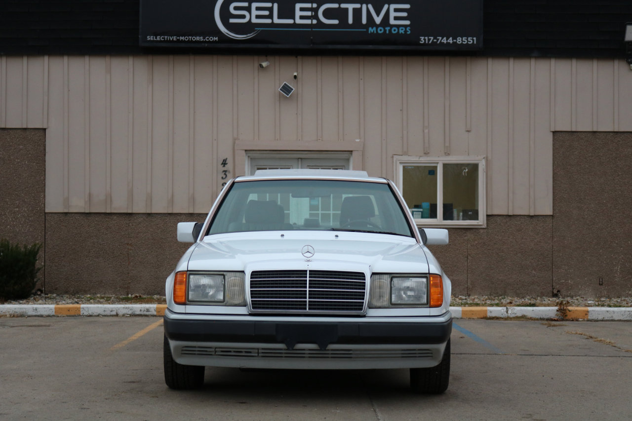 Used 1993 Mercedes-Benz 300 E 2.8 image 2
