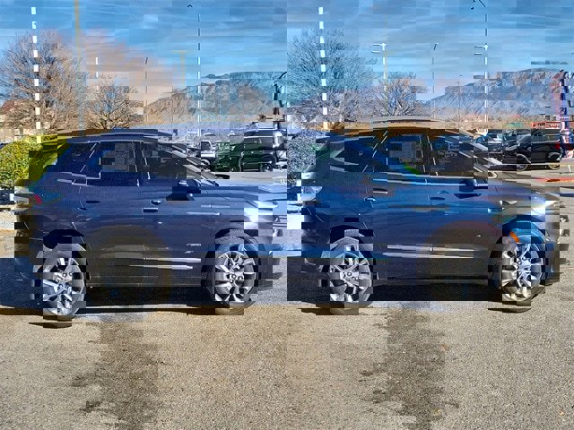 Used 2022 Buick Enclave Avenir w/ Avenir Technology Package image 3