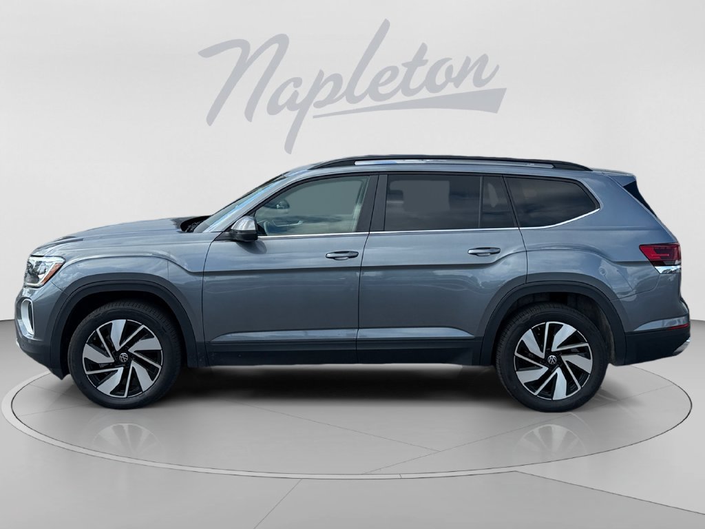 Used 2025 Volkswagen Atlas SE FWD image 2