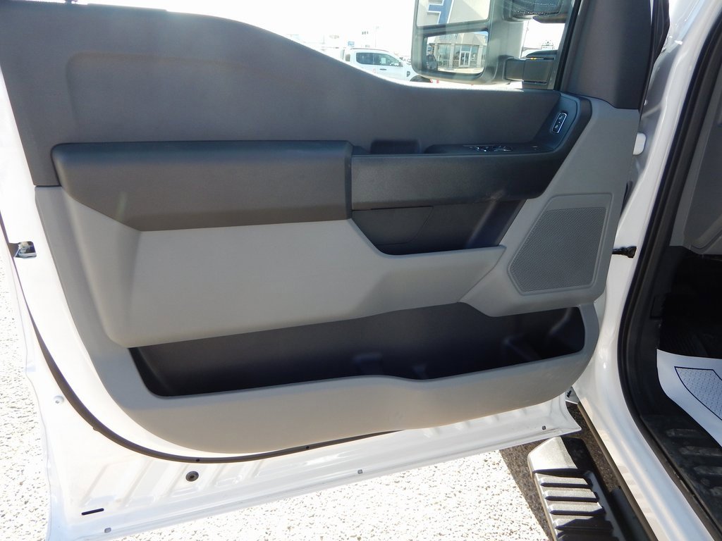 New 2026 Ford F350 4x4 Regular Cab Super Duty image 13