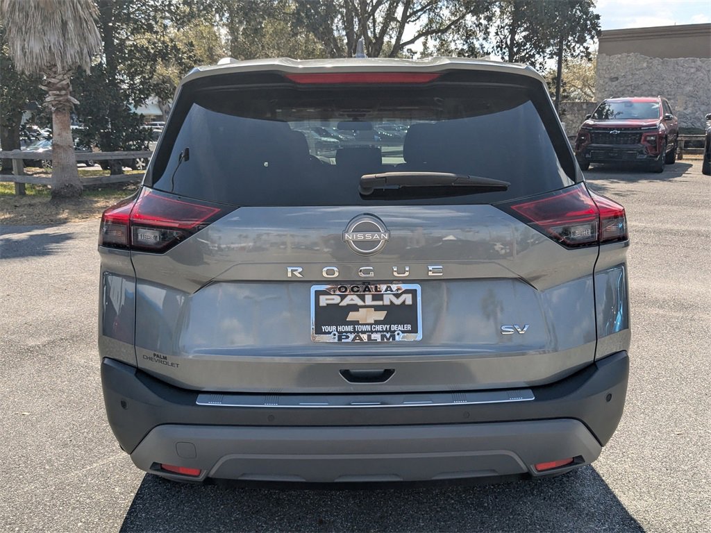 Used 2023 Nissan Rogue SV w/ SV Premium B Package image 4