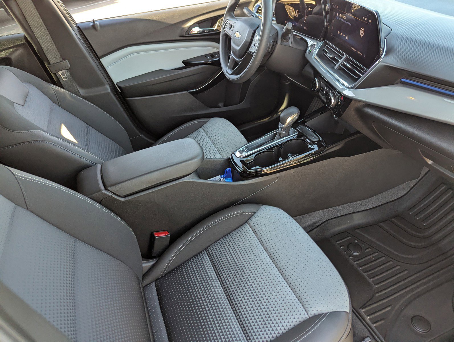 Certified 2025 Chevrolet Trax LT image 14