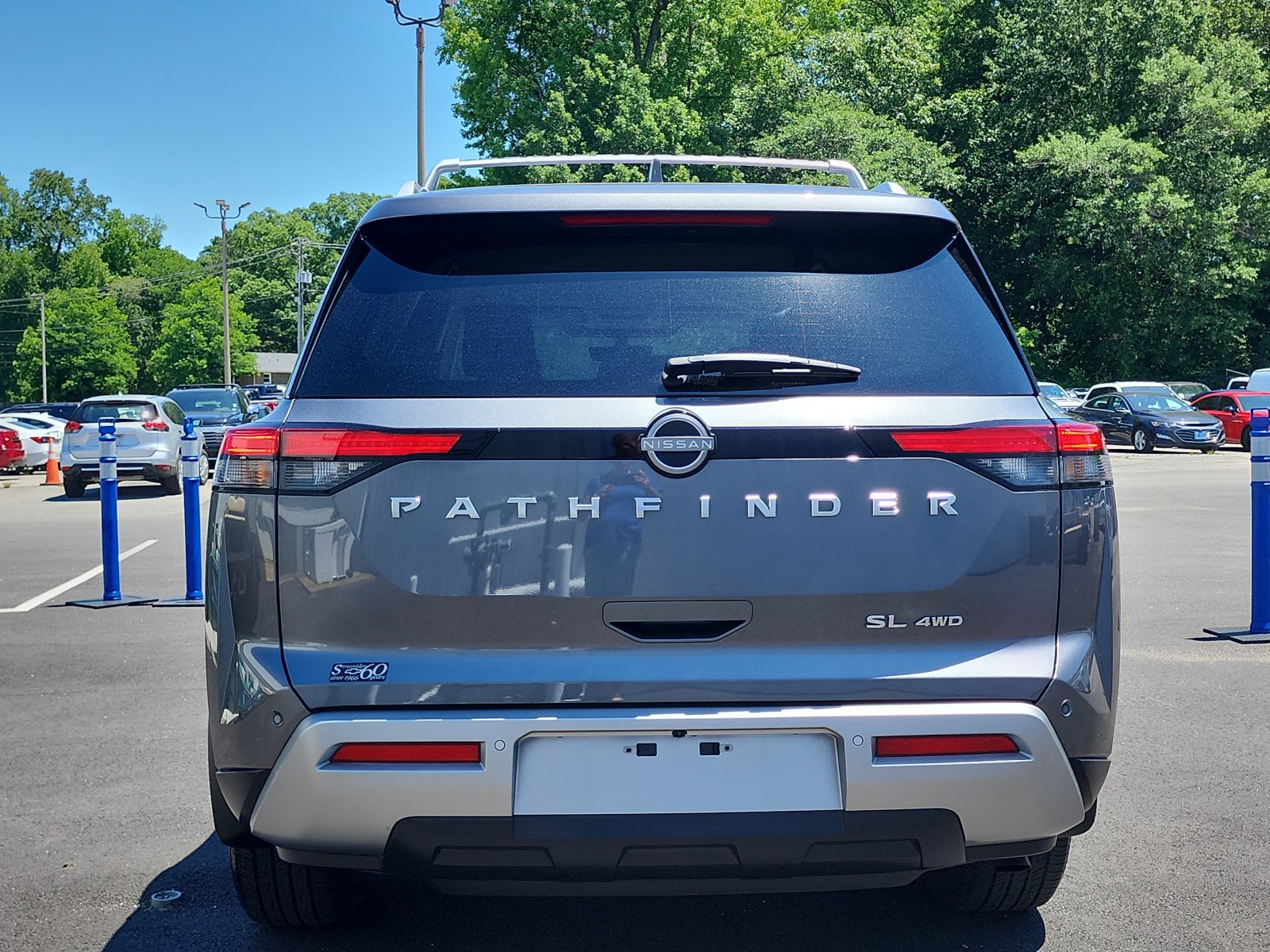 Used 2025 Nissan Pathfinder SL AWD/4WD image 4