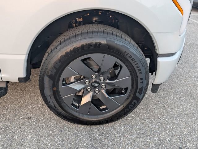 Used 2025 Ford F150 Lightning Flash image 16