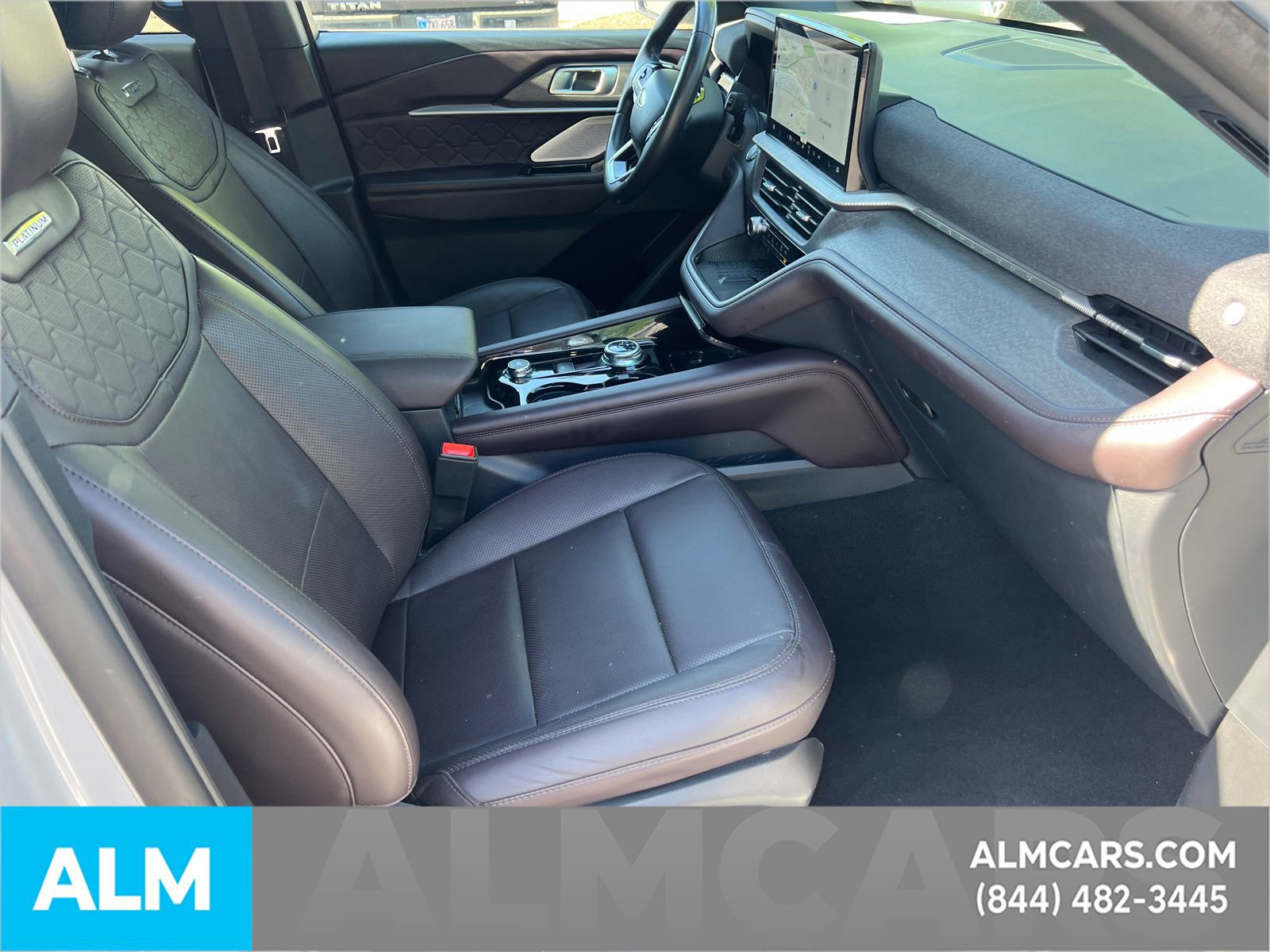 Certified 2025 Ford Explorer Platinum w/ LUX Leather Package AWD/4WD image 16
